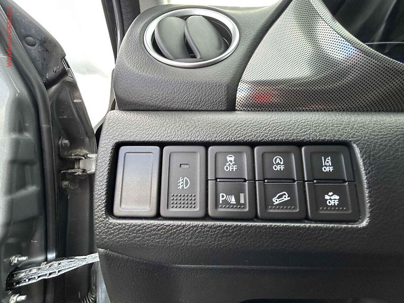 Suzuki Vitara (2019) 1.4 boosterjet 4x4, 1.maj,ČR - fotka 13 z 19
