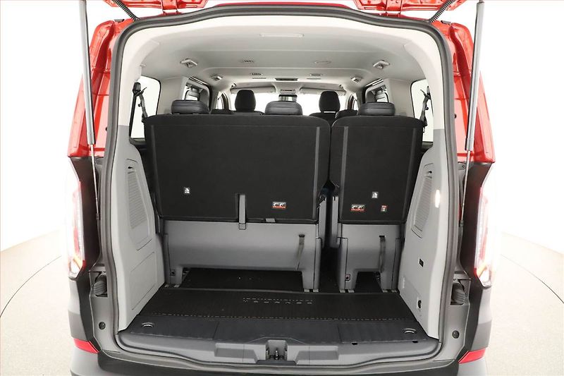 Ford Tourneo Custom (2025) 2.0 EcoBlue - fotka 23 z 24