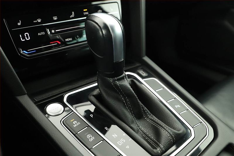 Volkswagen Passat (2021) R-Line 2.0 TDI - fotka 12 z 21