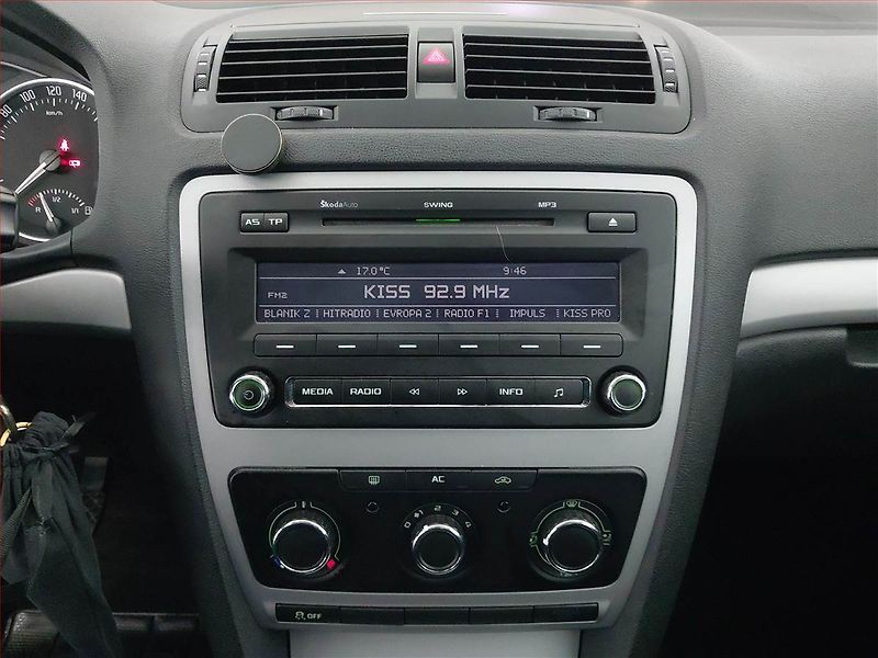 Škoda Octavia (2011) 1.6 TDI, nová STK, CZ doklady - fotka 12 z 15