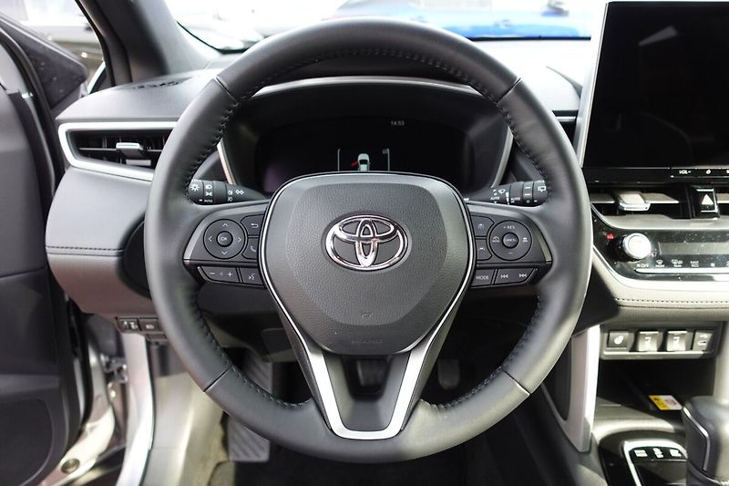 Toyota Corolla Cross 1,8 HEV Comfort Tech FWD - fotka 18 z 33