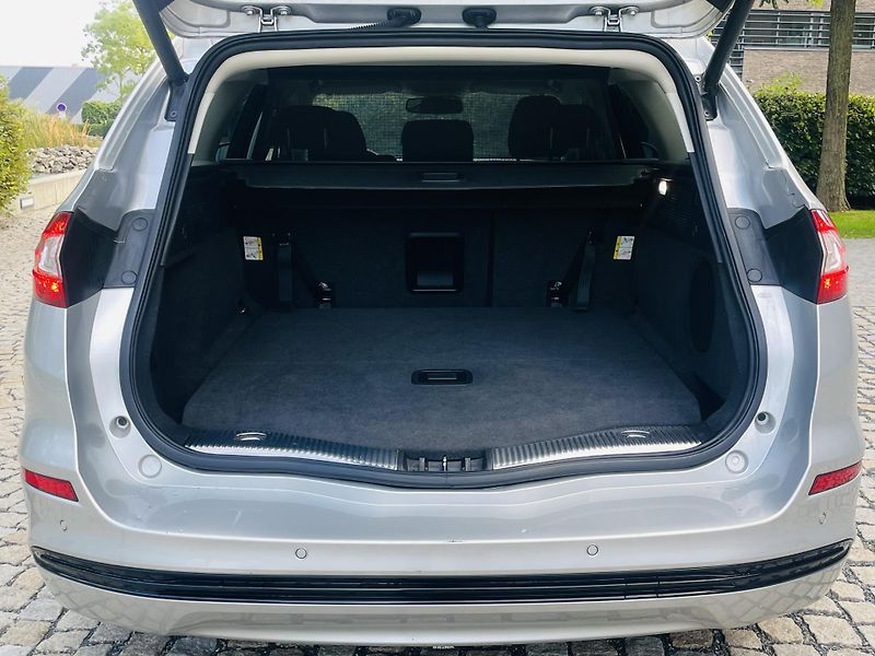 Ford Mondeo 2.0TDCi AUTOMAT SERVISKA TAŽNÉ - fotka 19 z 44