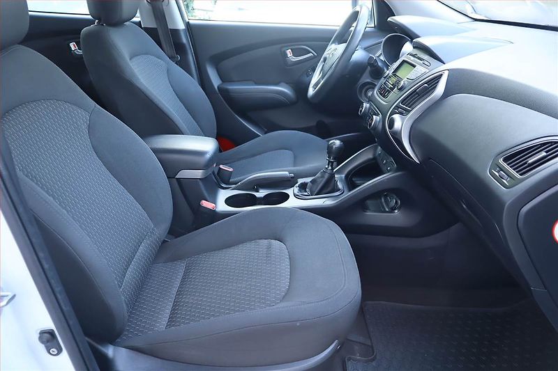 Hyundai ix35 (2011) 1.7 CRDi, Serv.kniha - fotka 9 z 19