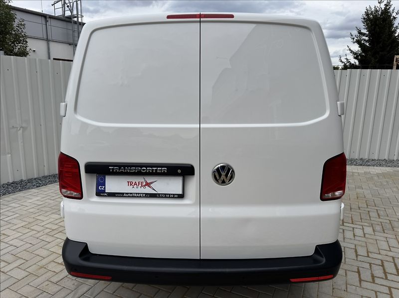 Volkswagen Transporter 2,0 TDI L1H1 DPH 1.maj původČR - fotka 11 z 50