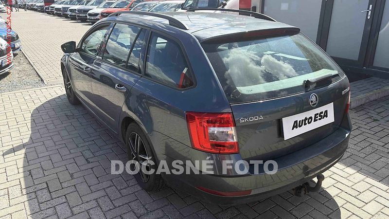 Škoda Octavia (2017) 1.6 TDI, ČR, AC, výhřev sed - fotka 2 z 3