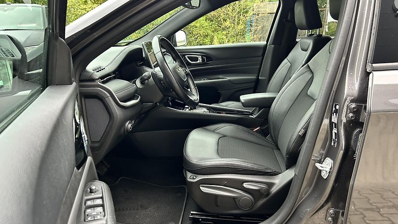 Jeep Compass 1.3T 150k 80.Annivesary - fotka 10 z 13
