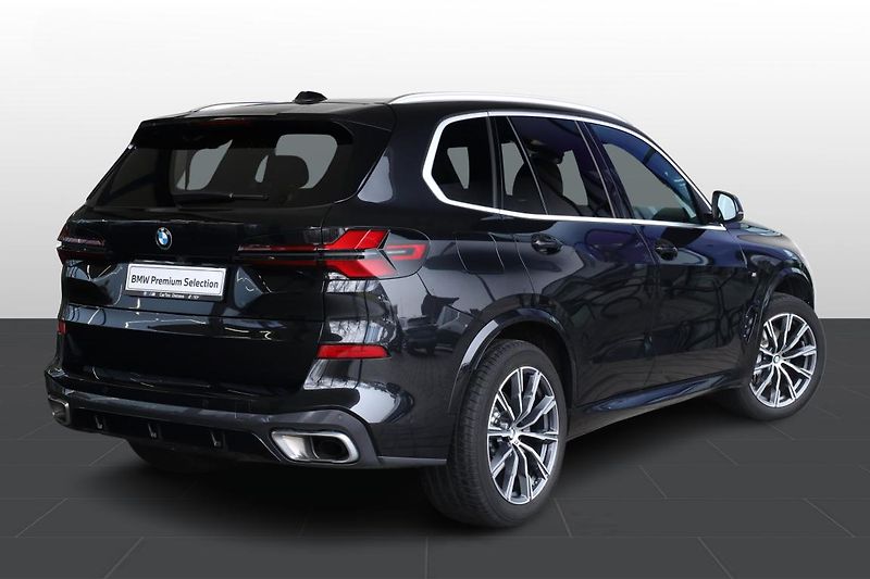 BMW X5 xDrive30d - fotka 3 z 26
