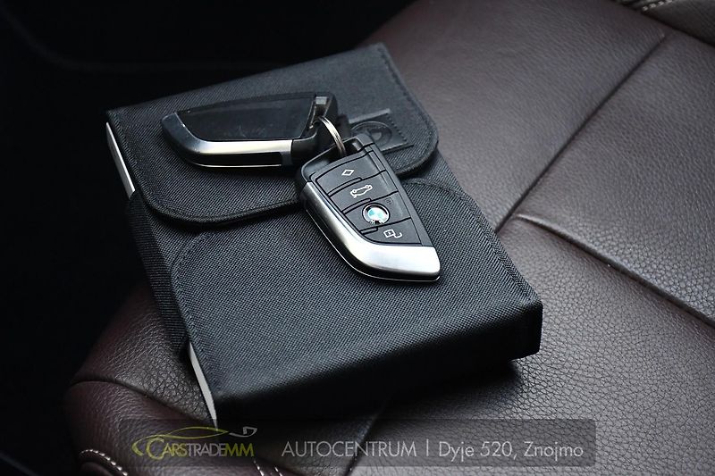 BMW Řada 2 218d ČR 1.MAJ - fotka 35 z 47