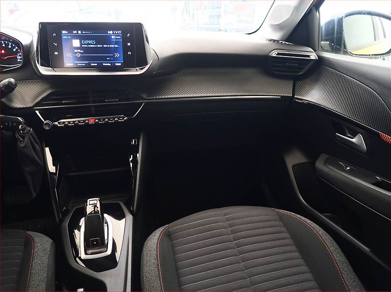 Peugeot 208 (2020) GT Pack 1.2 PureTech, Automat - fotka 8 z 17