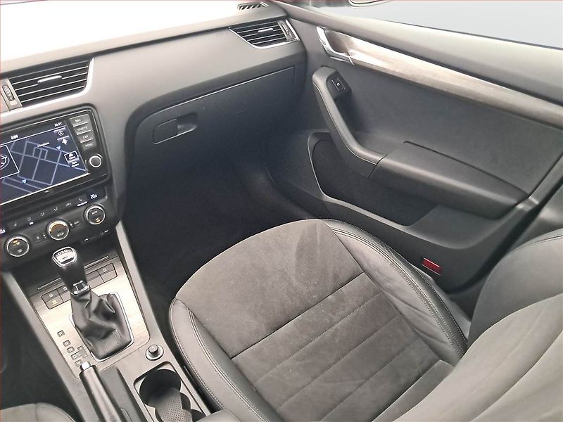 Škoda Octavia (2015) Scout 2.0 TDI, 4X4, Automat - fotka 8 z 20