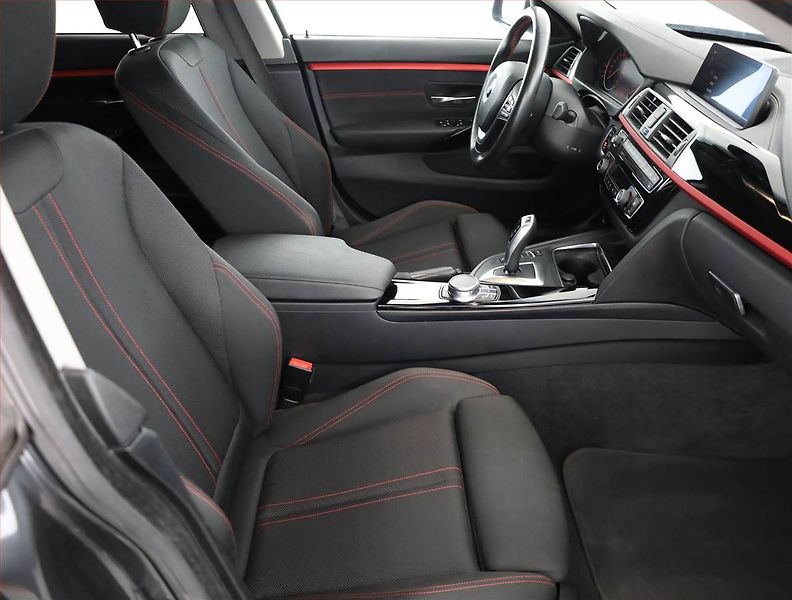 BMW Řada 4 (2018) 420d xDrive - fotka 7 z 19