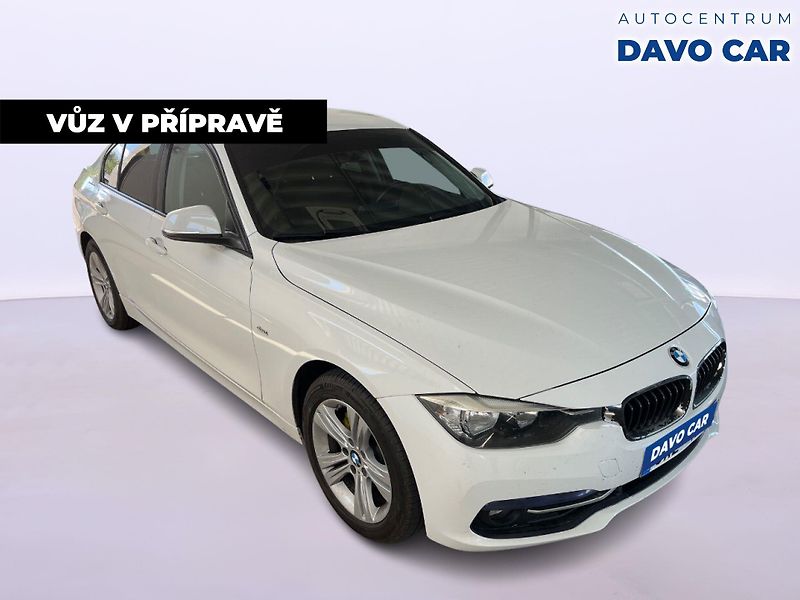 BMW Řada 3 2,0 320i 135kW CZ xDrive Sport - fotka 4 z 12