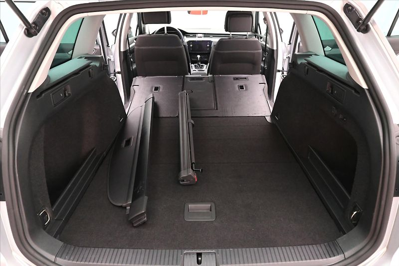 Volkswagen Passat 2,0 TDI 110kW DSG Business Zár - fotka 11 z 31