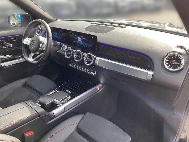 Mercedes-Benz GLB 200d 4M AMG - fotka 19 z 27