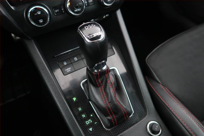 Škoda Octavia (2016) RS 2.0 TDI, Automat, Tempomat - fotka 13 z 22
