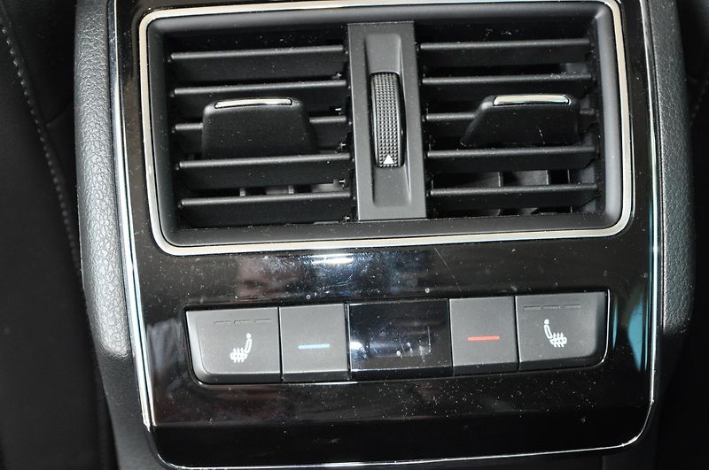 Škoda Superb III 2.0TDi 140kW KOMBI - fotka 8 z 23