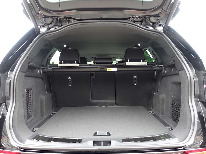 Land Rover Discovery Sport 2,0 R-Dynamic SE D200 - fotka 32 z 36