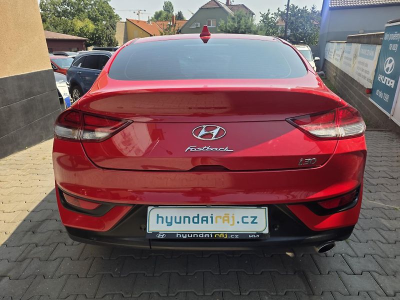 Hyundai i30 1.0-1.MAJITEL-AUTOMAT-KAMERA - fotka 9 z 20