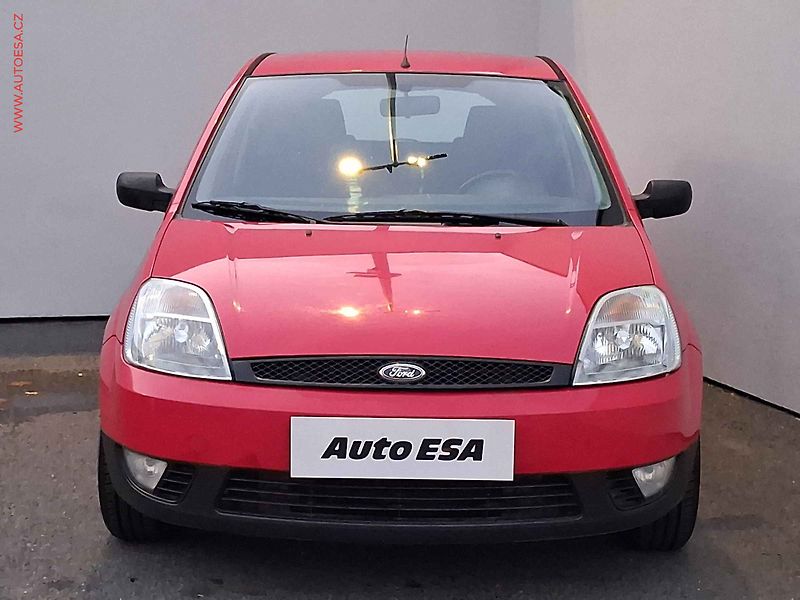 Ford Fiesta (2005) 1.3i, ČR, AC, tažné - fotka 2 z 15
