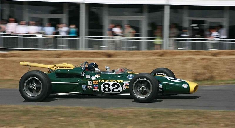 Magazín Motor Sport sestavil žebříček 10 nejúspěšnějších závodních jezdců světa. Tomu vévodí trojice Jim Clark, Lewis Hamilton a Ayrton Senna.