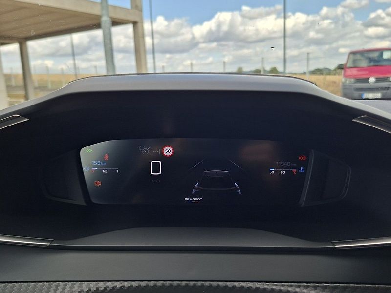 Peugeot 2008 ALLURE 1,2 PT 100k M6 - fotka 17 z 27
