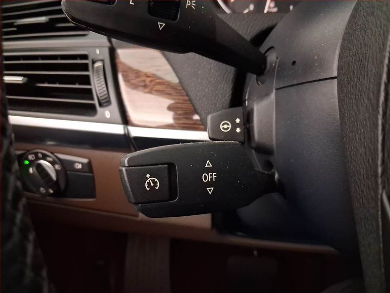 BMW X5 (2009) xDrive35d - fotka 19 z 23
