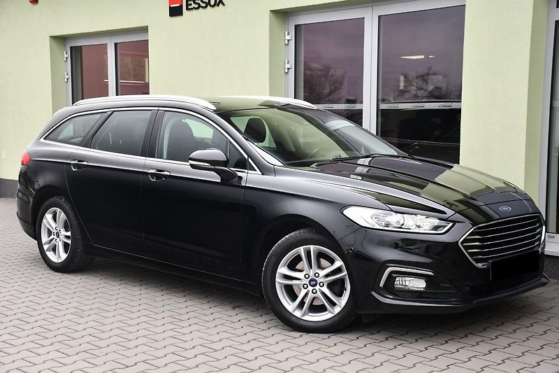 Ford Mondeo 2.0TDCi 110kW CARPLAY TITANIUM - fotka 2 z 42