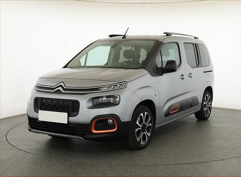 Citroën Berlingo (2019) Feel 1.2 PureTech, 5Míst, ČR - fotka 2 z 16