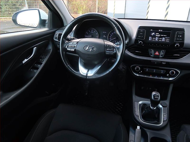 Hyundai i30 (2018) 1.4 T-GDI, ČR,1.maj - fotka 7 z 16