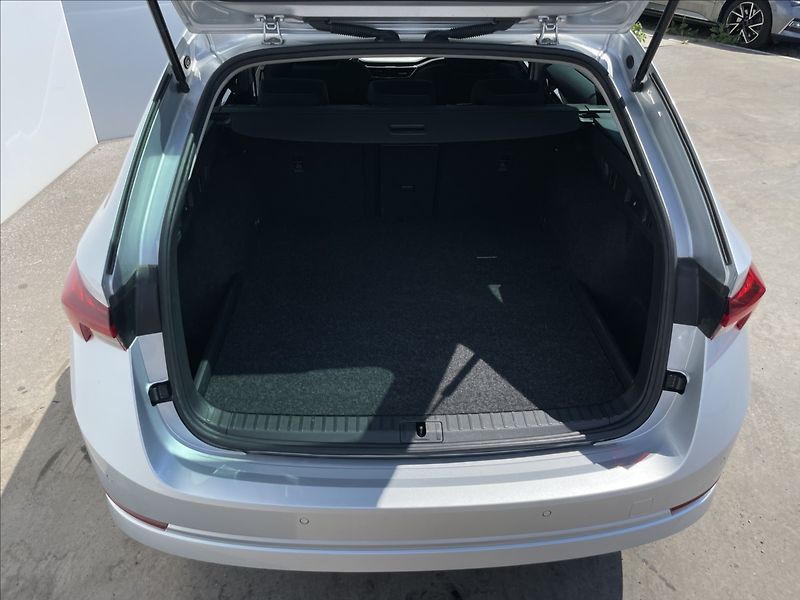 Škoda Octavia 1,4 TSI DSG Style Plus ACC  iV - fotka 24 z 24