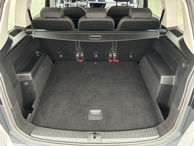 Volkswagen Touran 2.0 TDi Marathon  edition - fotka 26 z 26