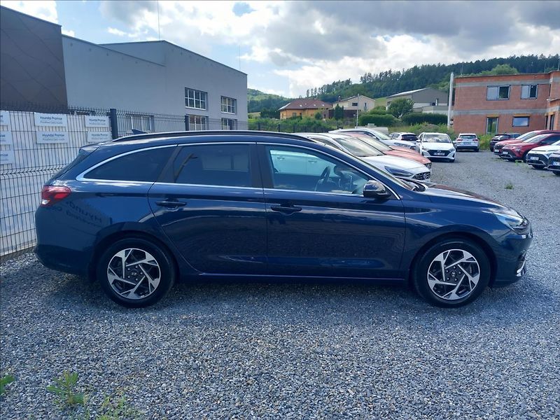 Hyundai i30 1,0 T-GDi, MT STYLE SAFETY - fotka 5 z 25