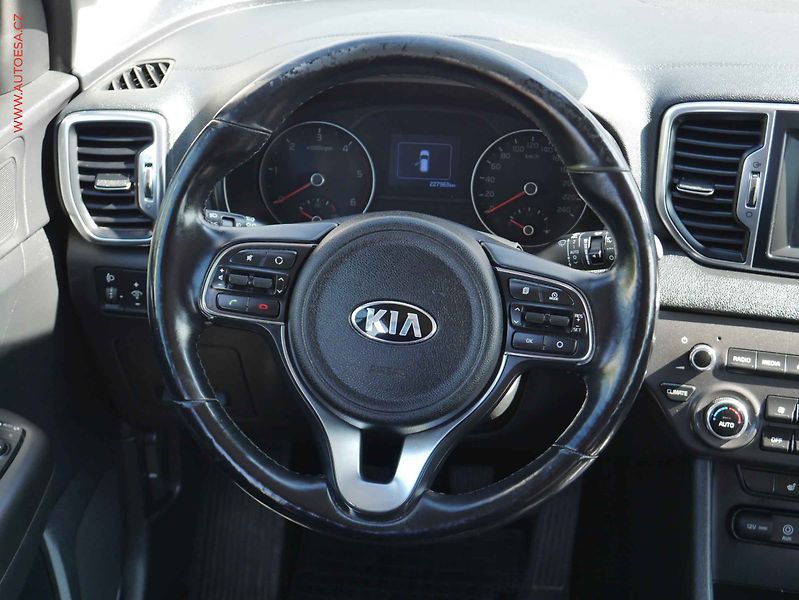 Kia Sportage (2016) 1.7 CRDi, ČR, Navi, AC - fotka 14 z 16