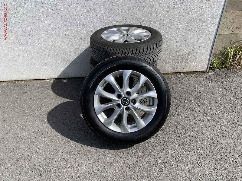 Mazda 3 (2015) 2.0 i, Sport, bixen, navi, - fotka 21 z 21