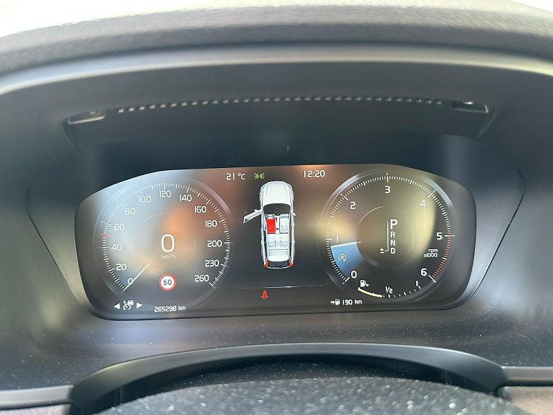 Volvo V90 (2018) 2.0D, 140KW, CROSSCOUNTRY - fotka 22 z 25
