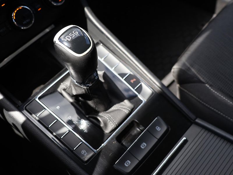 Škoda Superb 2,0 TDI 110kW DSG Xenon CZ - fotka 19 z 28