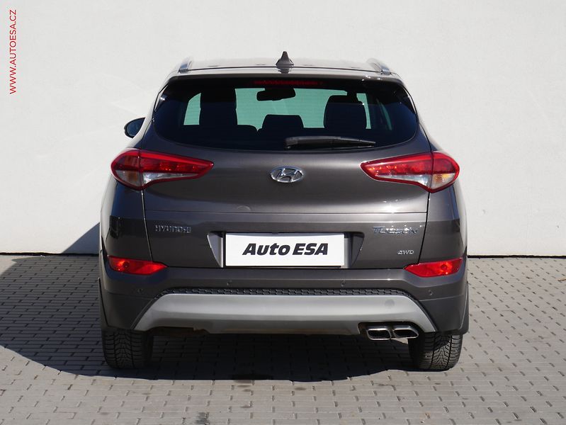 Hyundai Tucson (2016) 2.0CRDi 4x4, 1.maj,ČR, Navi - fotka 5 z 19