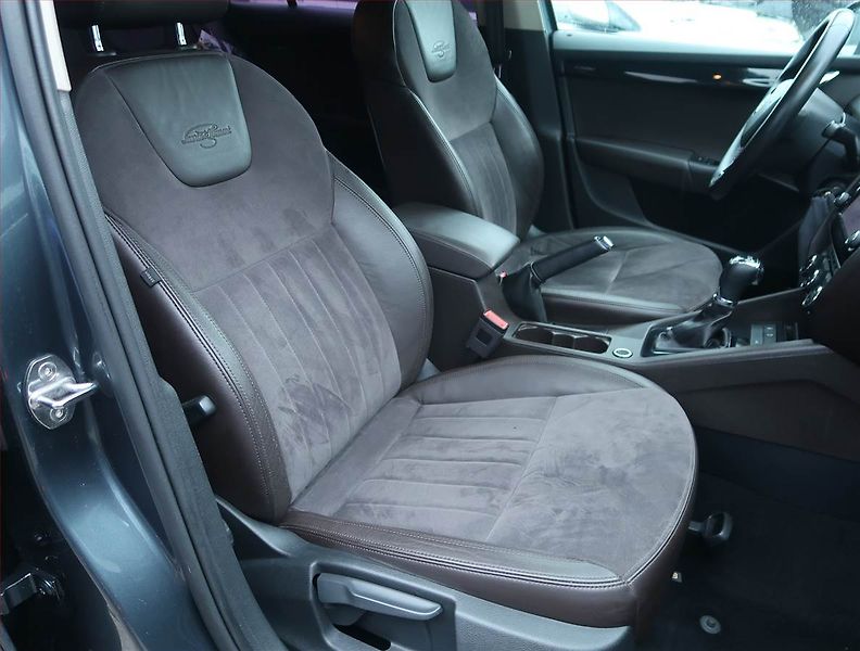 Škoda Octavia (2015) Laurin&Klement 2.0 TDI, 4X4 - fotka 9 z 19