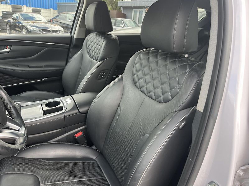 Hyundai Santa Fe (2021) 2.2.CRDi, 4x4, AT, 7 - míst.  - fotka 17 z 26