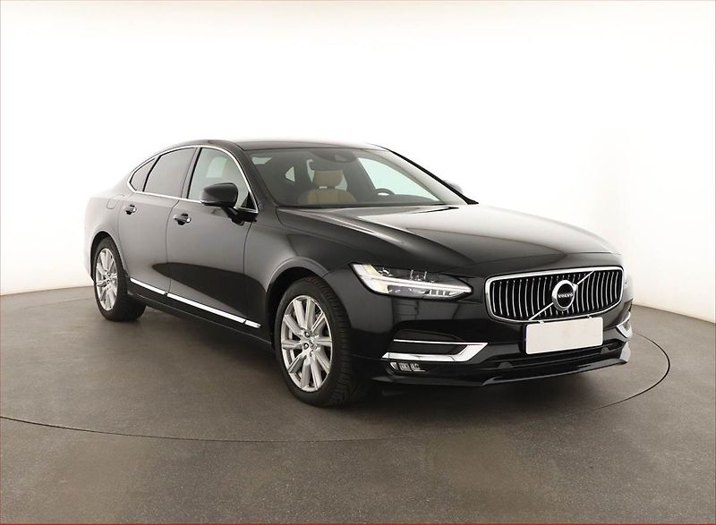 Volvo S90 (2018) D4 AWD - fotka 1 z 21