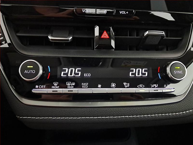 Toyota Corolla (2024) 1.5 VVT-i - fotka 13 z 16