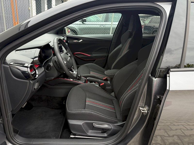 Škoda Fabia (2025) 1.0 TSI 85 kW DSG Monte Carlo - fotka 10 z 23