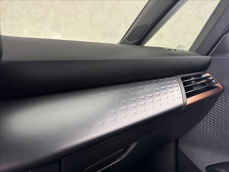 Cupra Born 150kW LED Tepelko Kamera - fotka 45 z 50