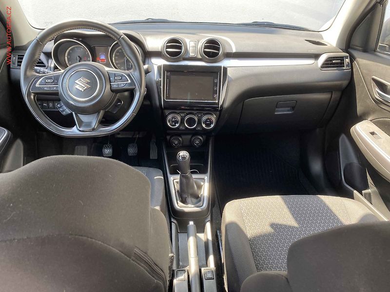 Suzuki Swift (2022) 1.2i HYBRID, Navi, kamera - fotka 8 z 17