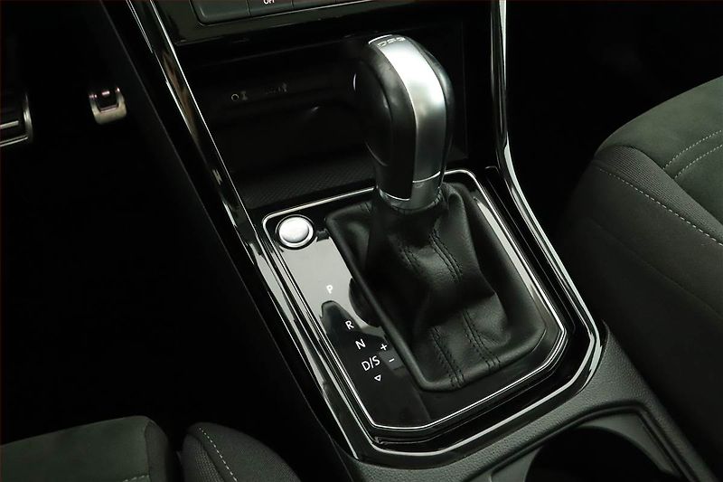 Volkswagen Touran (2016) 2.0 TDI, Automat, Serv.kniha - fotka 15 z 20