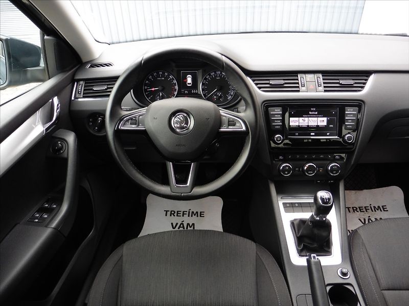 Škoda Octavia 1,6 TDi III Combi Style - fotka 10 z 18