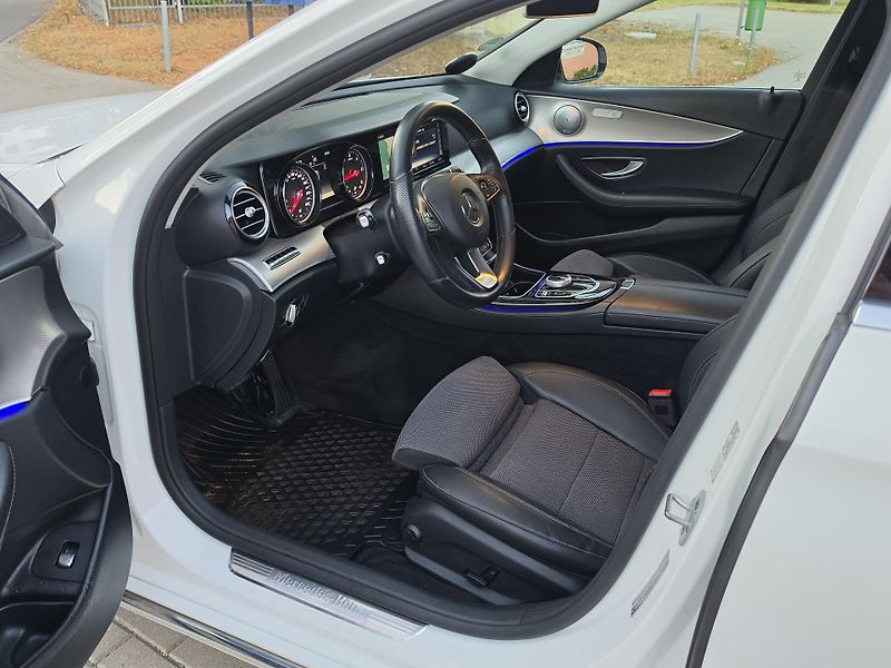 Mercedes-Benz Třídy E 2.2CDi 143kW AVANTGARDE*7-MÍST - fotka 11 z 54