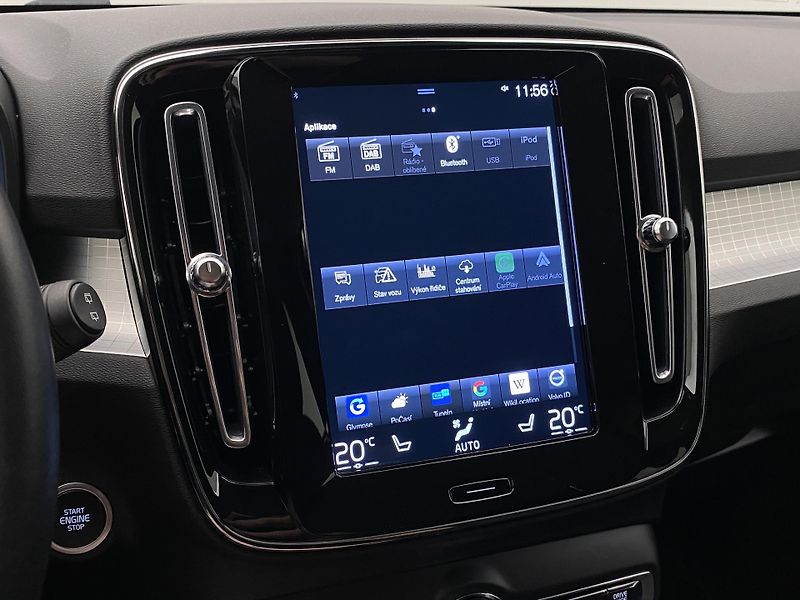 Volvo XC40 T3 MOMENTUM AUT REZERVACE - fotka 35 z 43