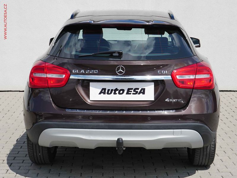 Mercedes-Benz GLA (2014) 2.2CDi 4Mat, 2.maj,ČR - fotka 5 z 22