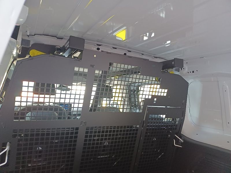 Opel Combo (2026) Crew Van L2 1,5CDTI 102k MT6 - fotka 8 z 28